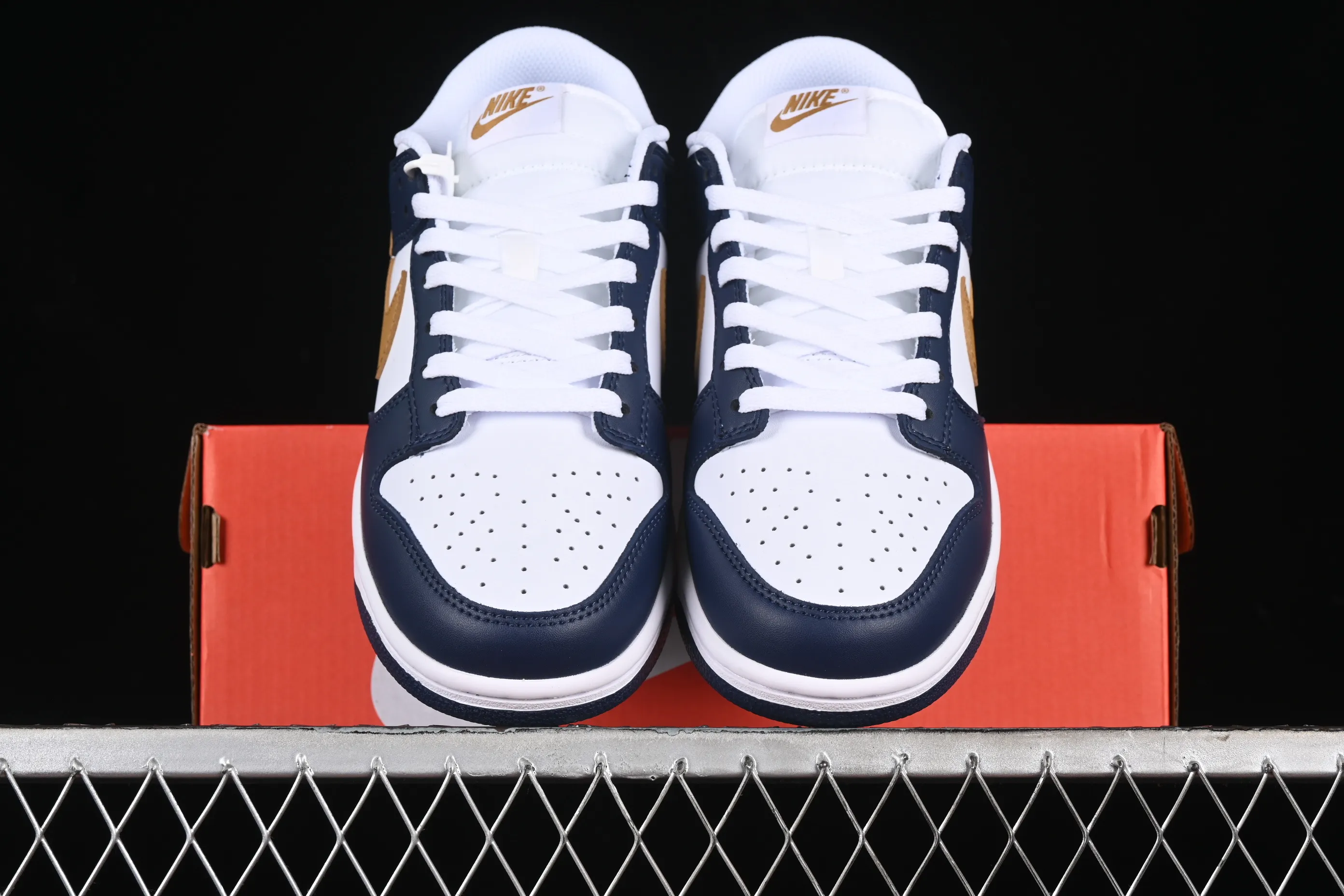 All categories Nk SB Dunk series Nk SB Dunk Low low-top sneakers Nk Dunk Low black and white gold color SB low-top casual sneakers FB9109-111